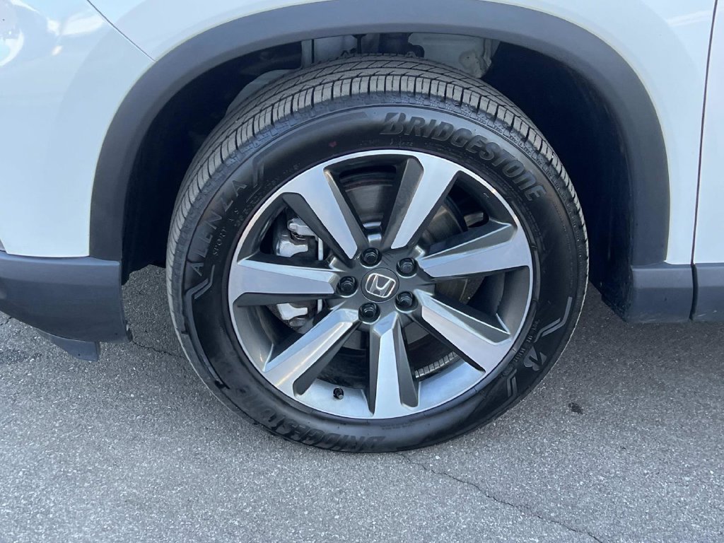 Used 2023 Honda Pilot Touring image 11
