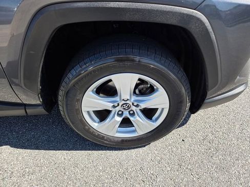 Used 2019 Toyota RAV4 XLE w/ Carpet Mat Package AWD/4WD image 18