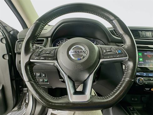 Used 2019 Nissan Rogue SV w/ Premium Package image 11