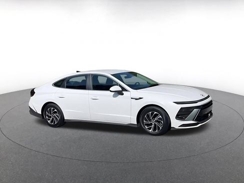 Used 2026 Hyundai Sonata Blue FWD image 2