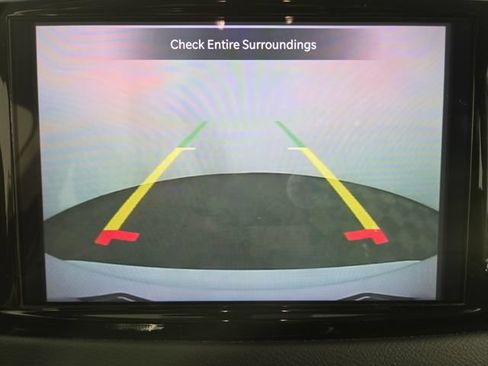 Used 2023 Chrysler Pacifica Touring-L FWD image 19