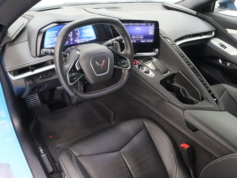 Used 2022 Chevrolet Corvette Stingray Preferred Conv w/ Z51 Performance Package RWD image 13