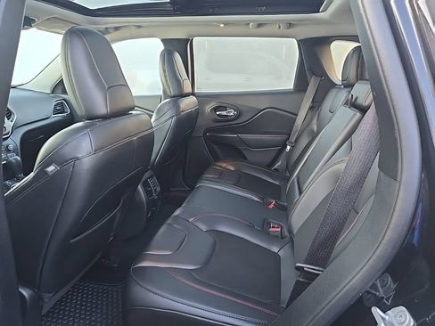 Used 2021 Jeep Cherokee Trailhawk w/ Sun, Sound & Nav Group AWD/4WD image 13