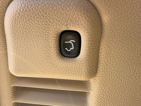 Used 2014 Jeep Grand Cherokee Overland w/ Advanced Technology Group AWD/4WD image 32