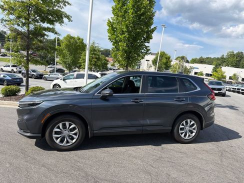 Used 2023 Honda CR-V LX image 7