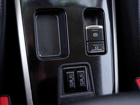 Used 2019 Mitsubishi Outlander SEL image 32