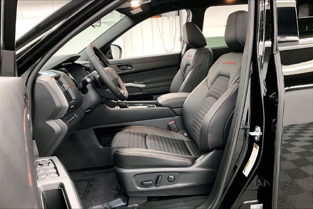 New 2026 Nissan Pathfinder Rock Creek w/ Rock Creek Premium Package AWD/4WD image 10