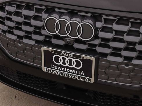 Used 2025 Audi Q5 Premium w/ Convenience Package AWD/4WD image 8