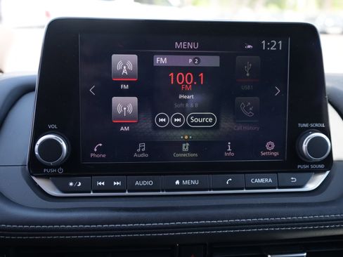 Used 2023 Nissan Rogue SV FWD image 14