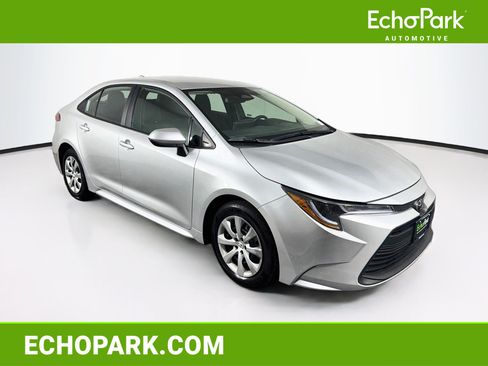 Used 2025 Toyota Corolla LE FWD image 1
