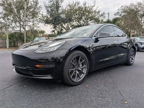 Used 2020 Tesla Model 3 Standard Range Plus image 8
