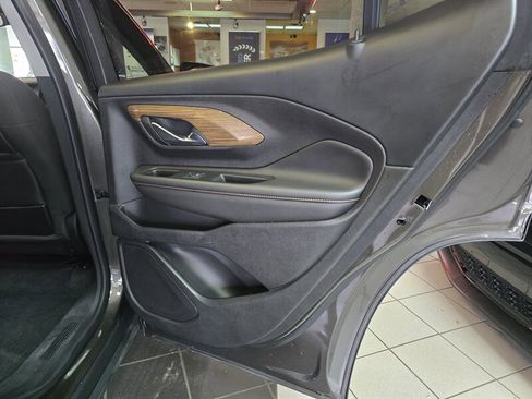 Used 2020 GMC Terrain SLE image 15