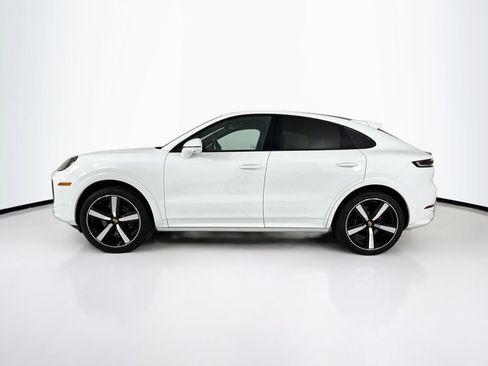 Certified 2024 Porsche Cayenne Coupe AWD/4WD image 2