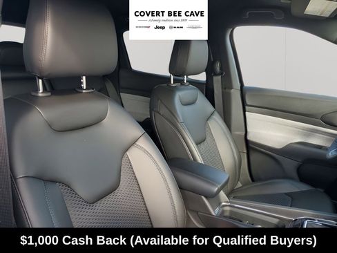 New 2026 Jeep Compass Latitude image 17