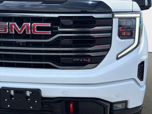 Used 2025 GMC Sierra 1500 AT4 AWD/4WD image 9