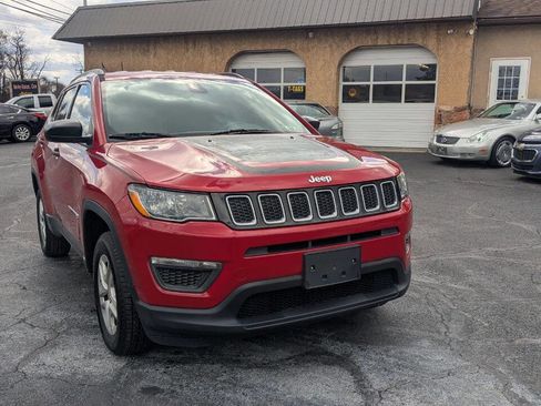 Used 2018 Jeep Compass Sport w/ Mopar Graphics Package image 3