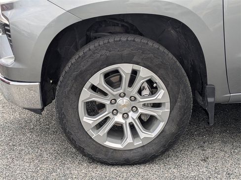 Used 2023 Chevrolet Silverado 1500 LTZ w/ Z71 Off-Road Package image 10