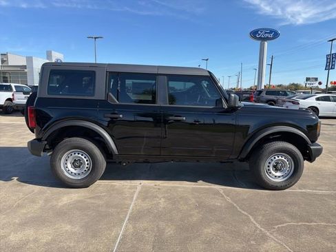 New 2025 Ford Bronco 4-Door image 8