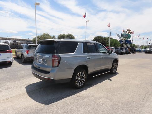 Used 2023 Chevrolet Tahoe LT w/ LT Signature Plus Package RWD image 9