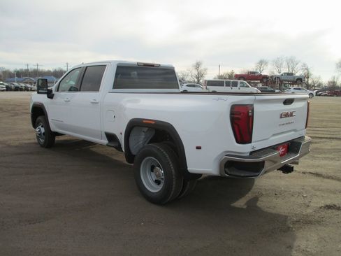 New 2026 GMC Sierra 3500 SLE w/ SLE Value Package image 8
