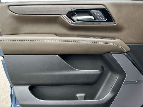 Used 2025 GMC Yukon Denali Ultimate image 23