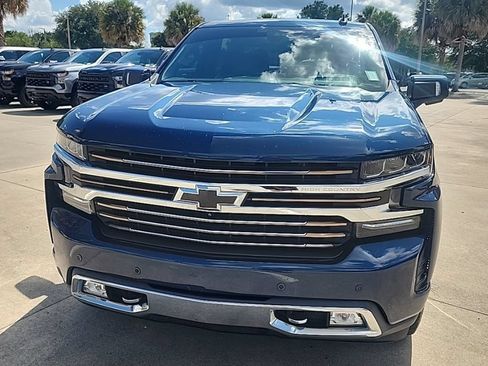 Used 2020 Chevrolet Silverado 1500 High Country w/ Technology Package AWD/4WD image 7