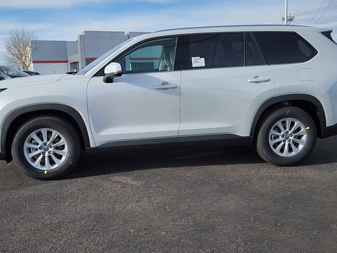 New 2026 Toyota Grand Highlander XLE image 2