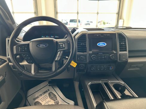 Used 2020 Ford F150 XLT w/ Equipment Group 302A Luxury AWD/4WD image 17