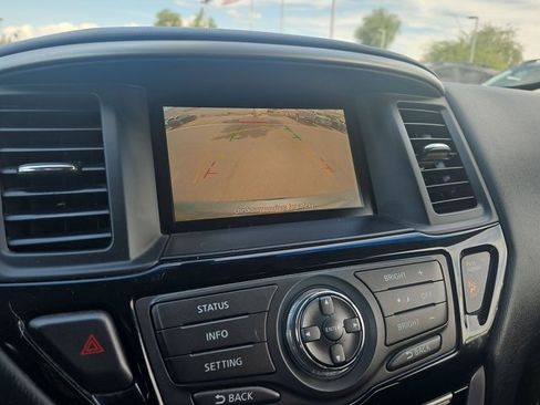 Used 2015 Nissan Pathfinder SV FWD image 9