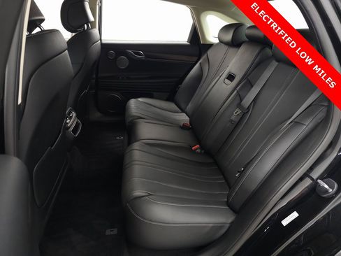 Used 2024 Genesis G80 image 36