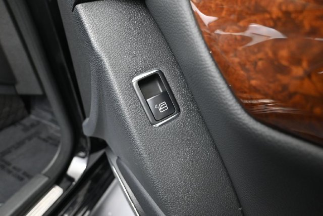 Used 2011 Mercedes-Benz C 300 4MATIC Sedan image 36