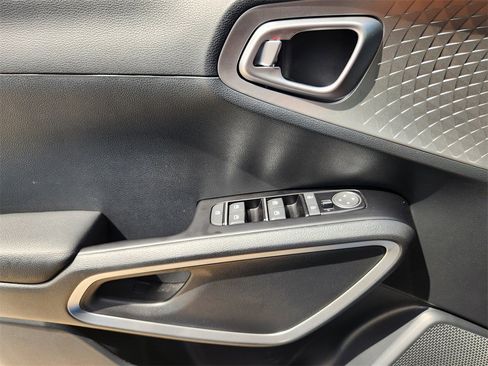 New 2025 Kia Soul S image 17