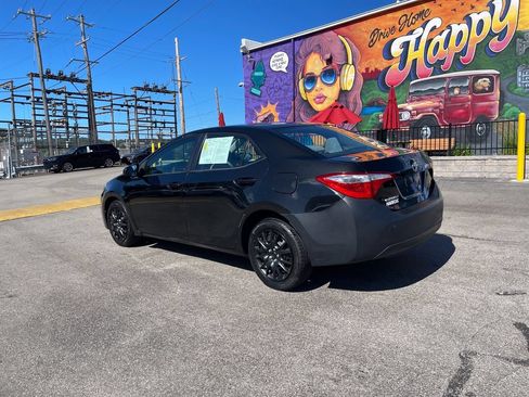 Used 2015 Toyota Corolla LE FWD image 3