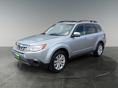 Used 2012 Subaru Forester 2.5X Premium AWD/4WD image 3