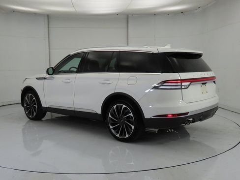 Used 2023 Lincoln Aviator Reserve w/ Equipment Group 201A AWD/4WD image 10
