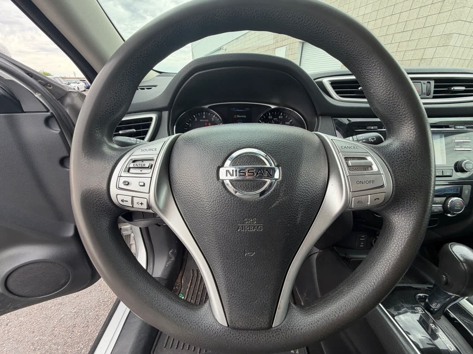Used 2014 Nissan Rogue SV AWD/4WD image 11