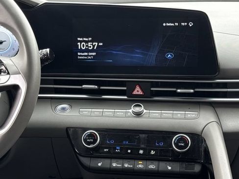 Used 2024 Hyundai Elantra SEL w/ Convenience Package FWD image 15