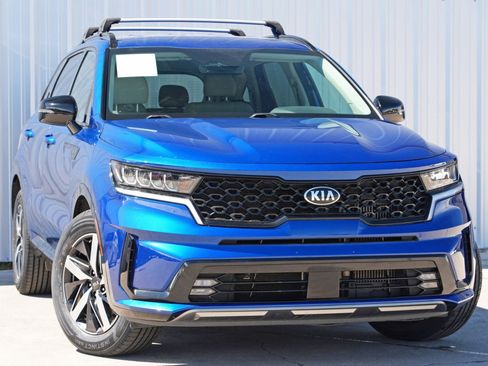 Used 2021 Kia Sorento EX image 2