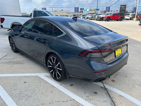 Used 2023 Honda Accord Touring image 5