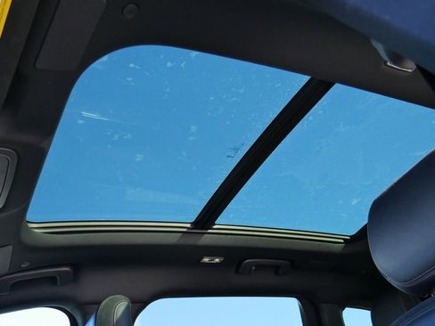 Used 2024 Lincoln Nautilus Reserve w/ Equipment Group 203A image 7