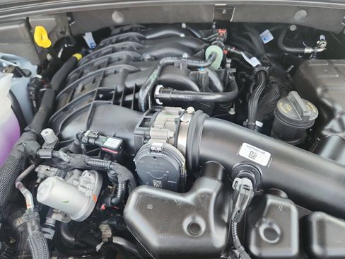 New 2025 Jeep Grand Cherokee Limited w/ Black Appearance Package image 23