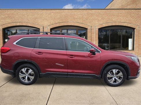 Used 2020 Subaru Ascent Premium w/ Convenience Package image 2