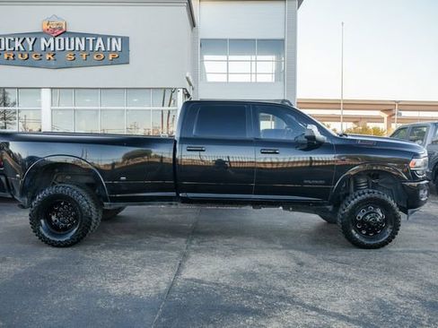 Used 2020 RAM 3500 Laramie w/ Night Edition image 4