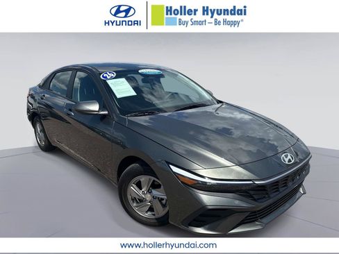 Certified 2026 Hyundai Elantra SE FWD image 1