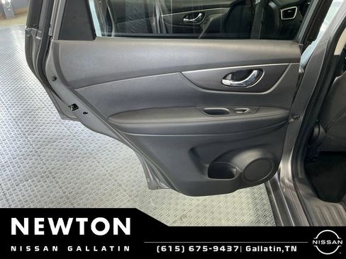 Used 2016 Nissan Rogue S w/ Appearance Package FWD image 32
