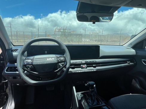 Used 2025 Kia K4 FWD image 32