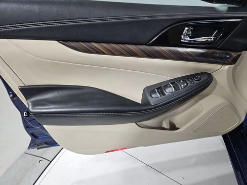 Used 2017 Nissan Maxima Platinum image 11