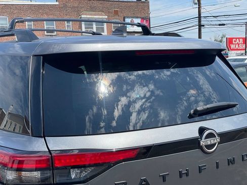Certified 2024 Nissan Pathfinder SV w/ Black Appearance Package AWD/4WD image 34