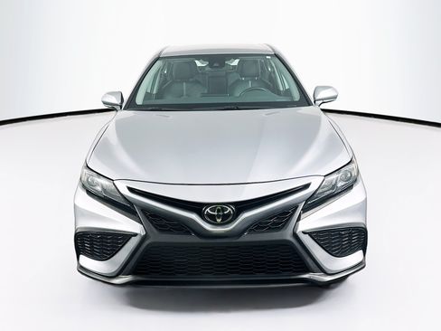 Used 2024 Toyota Camry SE FWD image 2