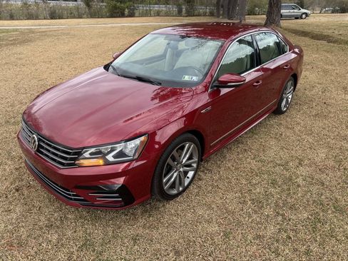 Used 2017 Volkswagen Passat 1.8T R-Line FWD image 5